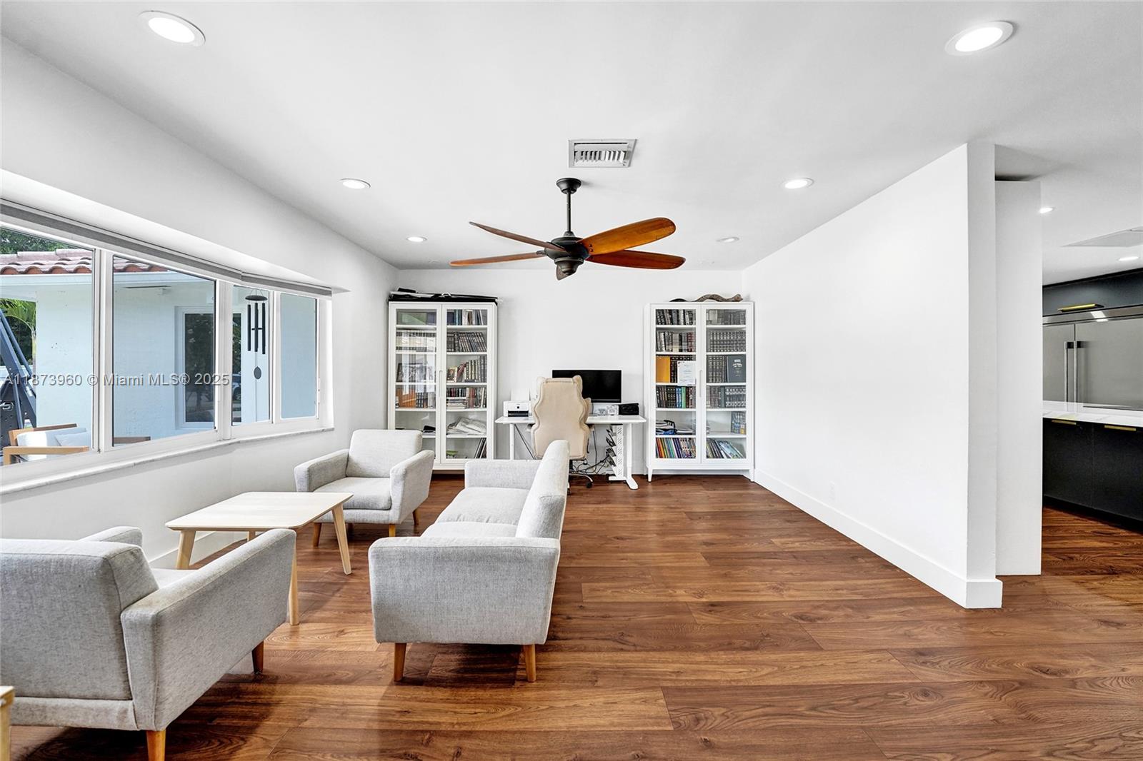 HOLLYWOOD HILLS NORTH SEC - Residential