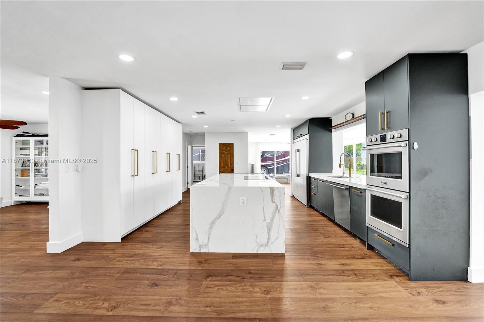 HOLLYWOOD HILLS NORTH SEC - Residential