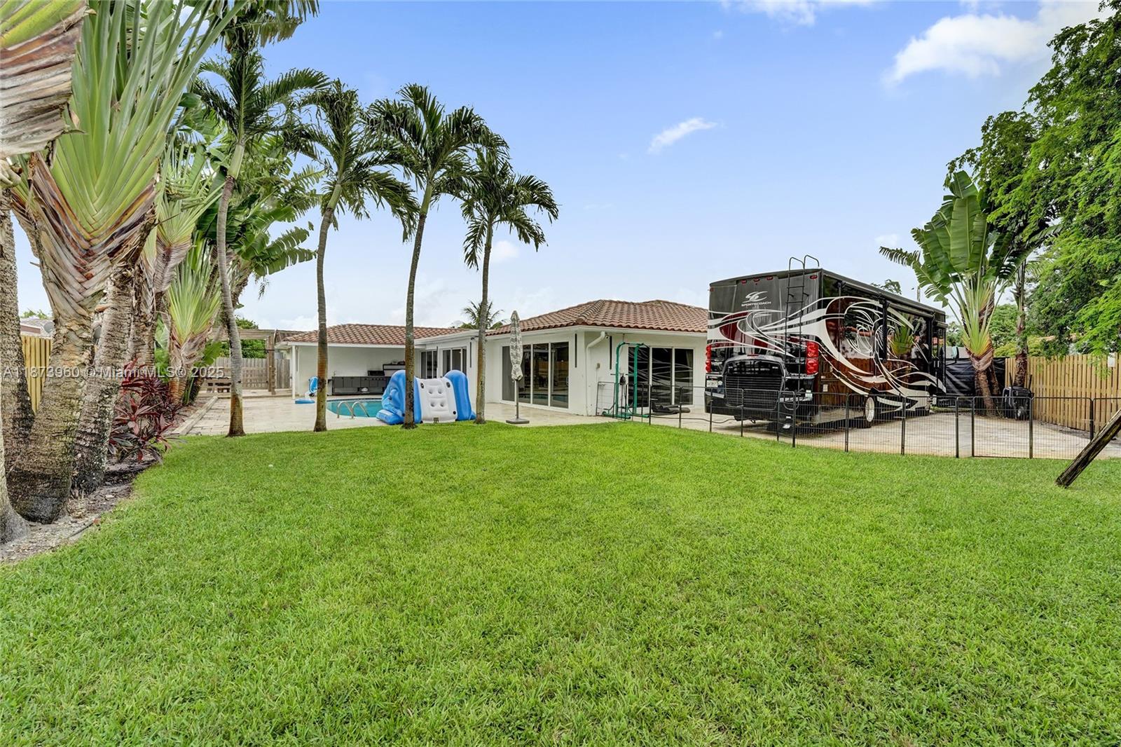 HOLLYWOOD HILLS NORTH SEC - Residential