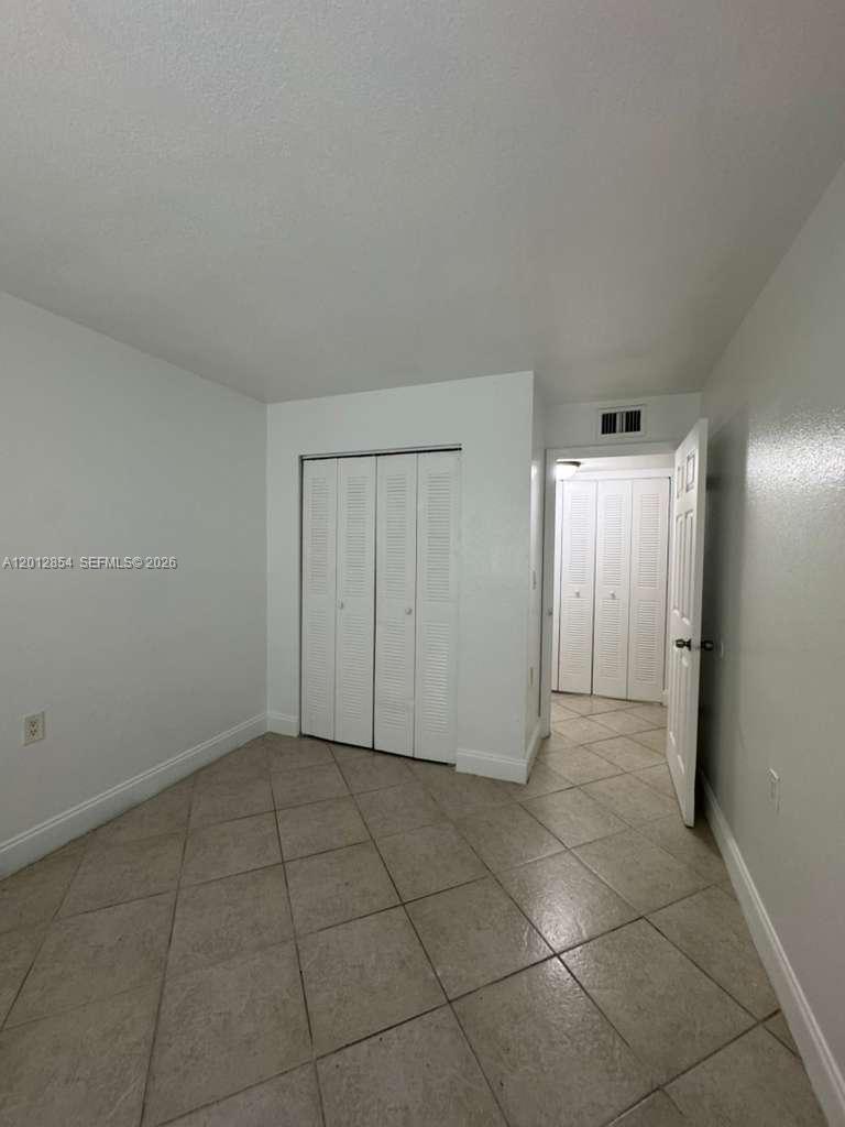 1201 Lake Victoria Dr V