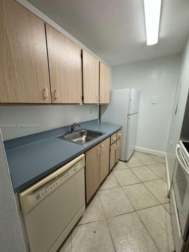 1201 Lake Victoria Dr V