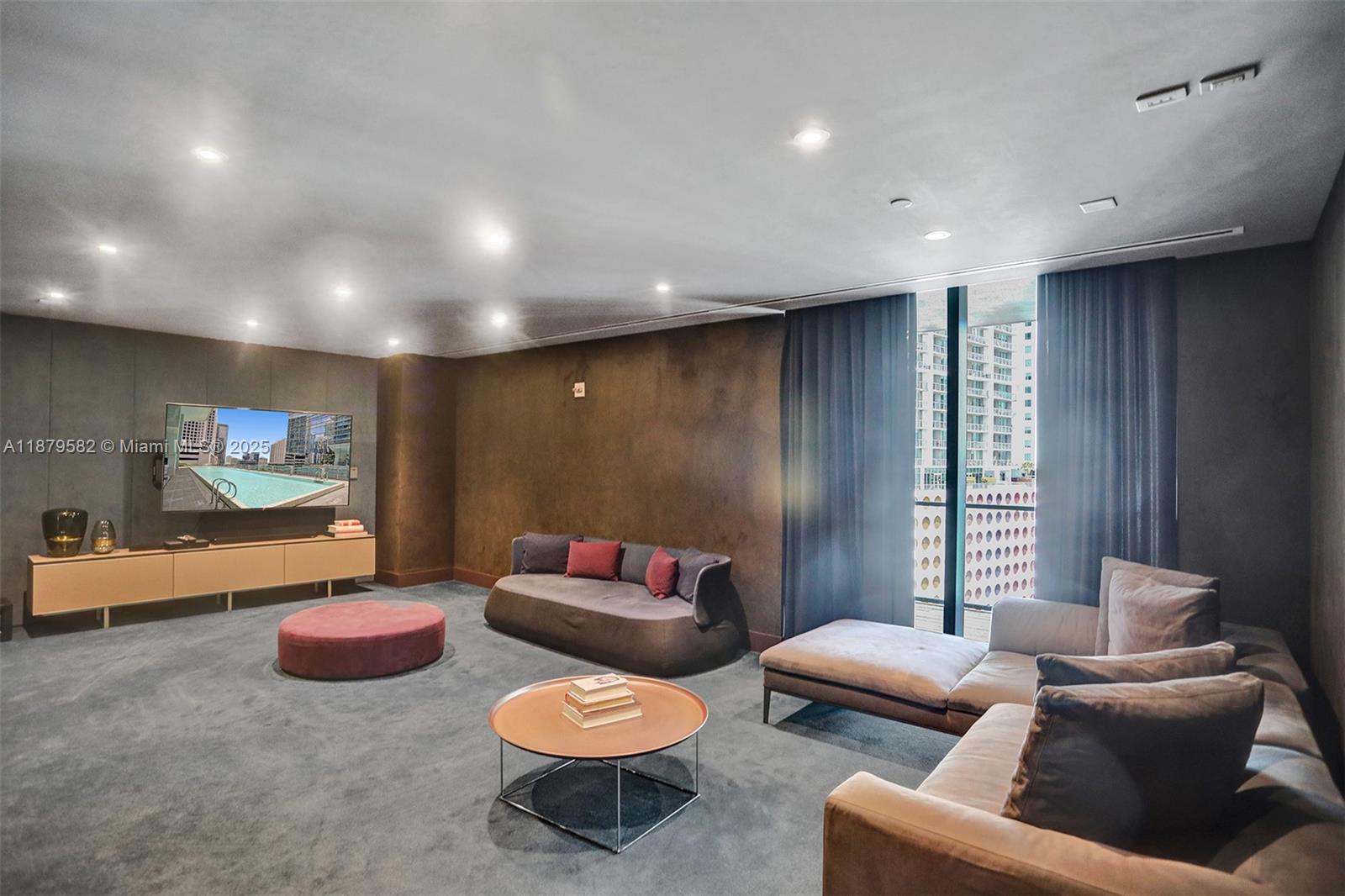 REACH CONDO - Residential Lease