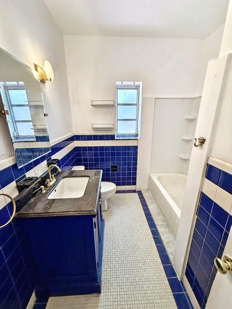 AQUA MARINE - Residential Lease