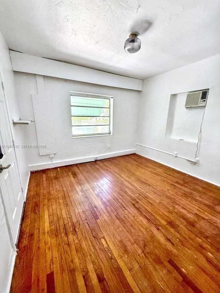 AQUA MARINE - Residential Lease