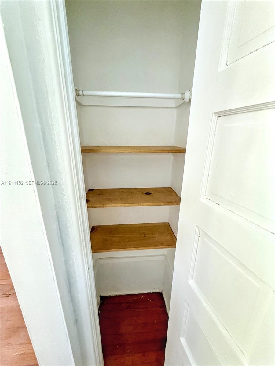 AQUA MARINE - Residential Lease