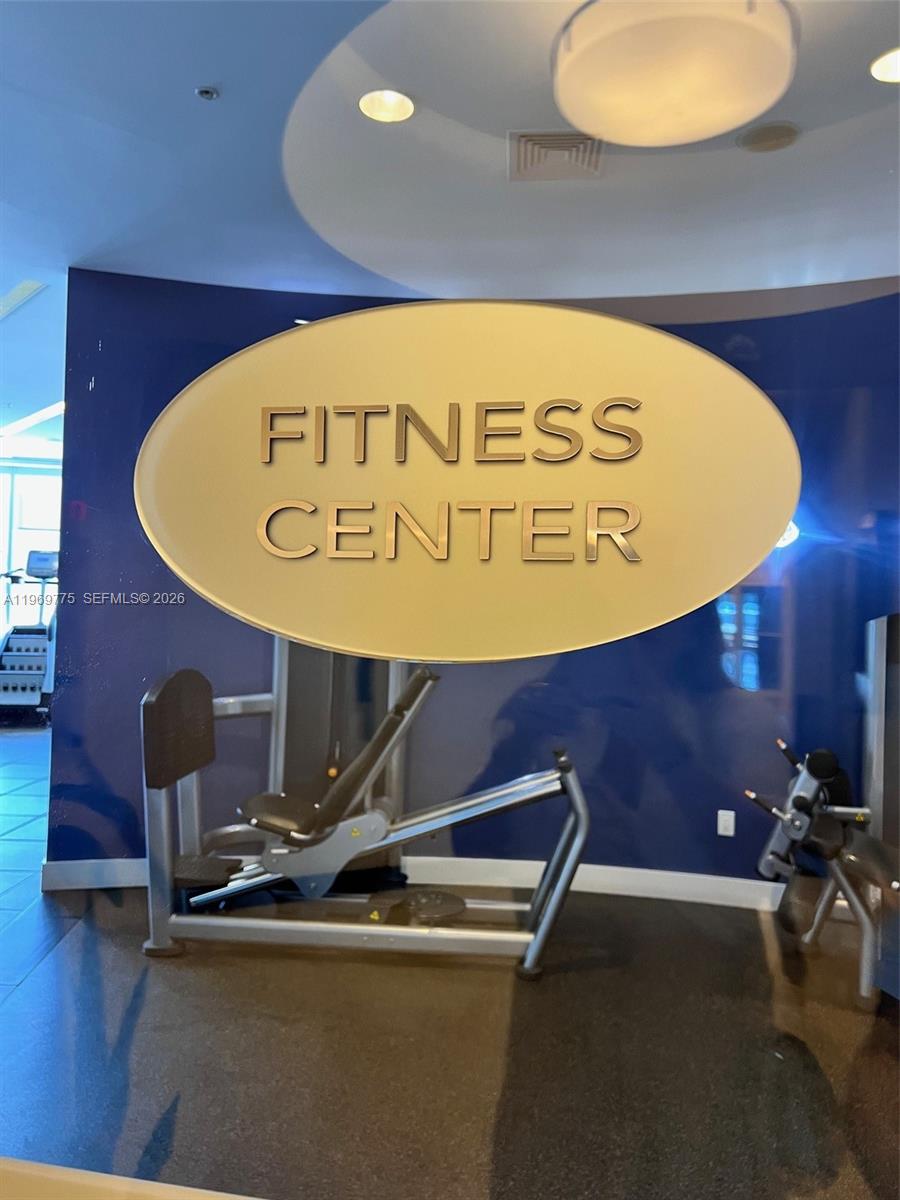 TRUMP INTERNATIONAL SONES - Residential