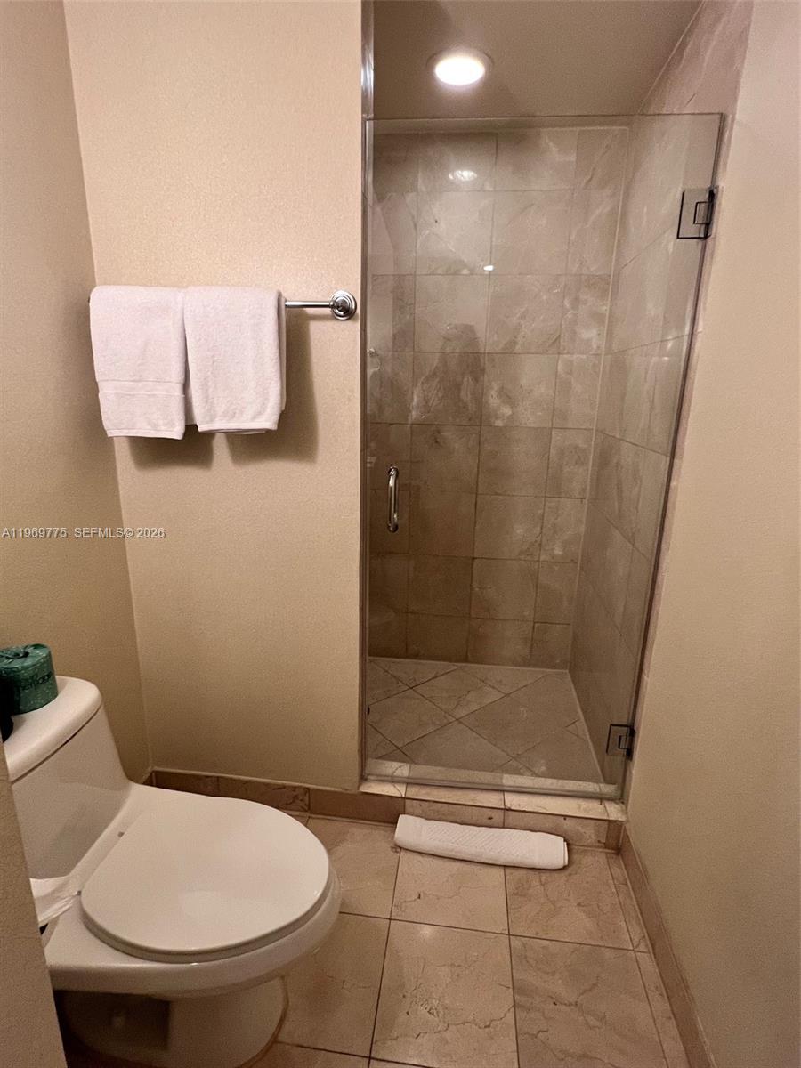 TRUMP INTERNATIONAL SONES - Residential