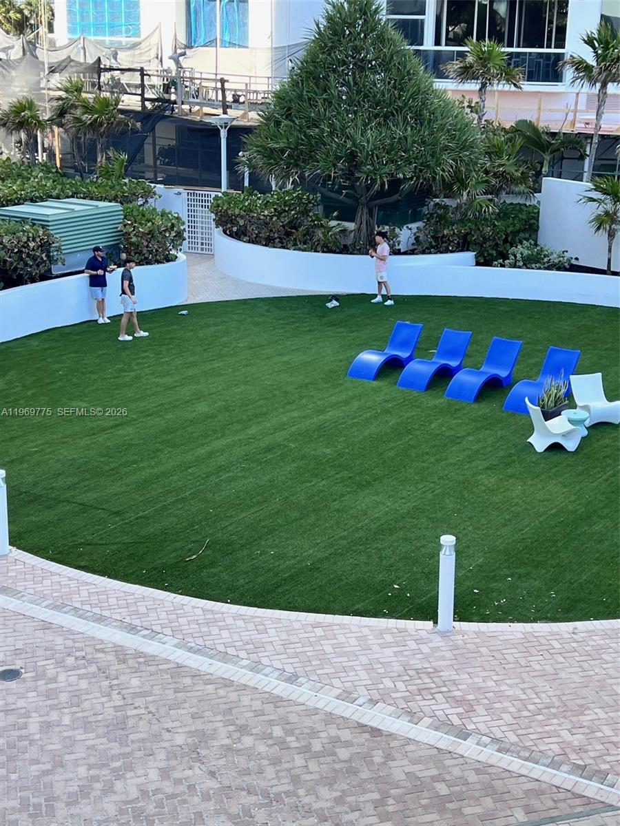 TRUMP INTERNATIONAL SONES - Residential