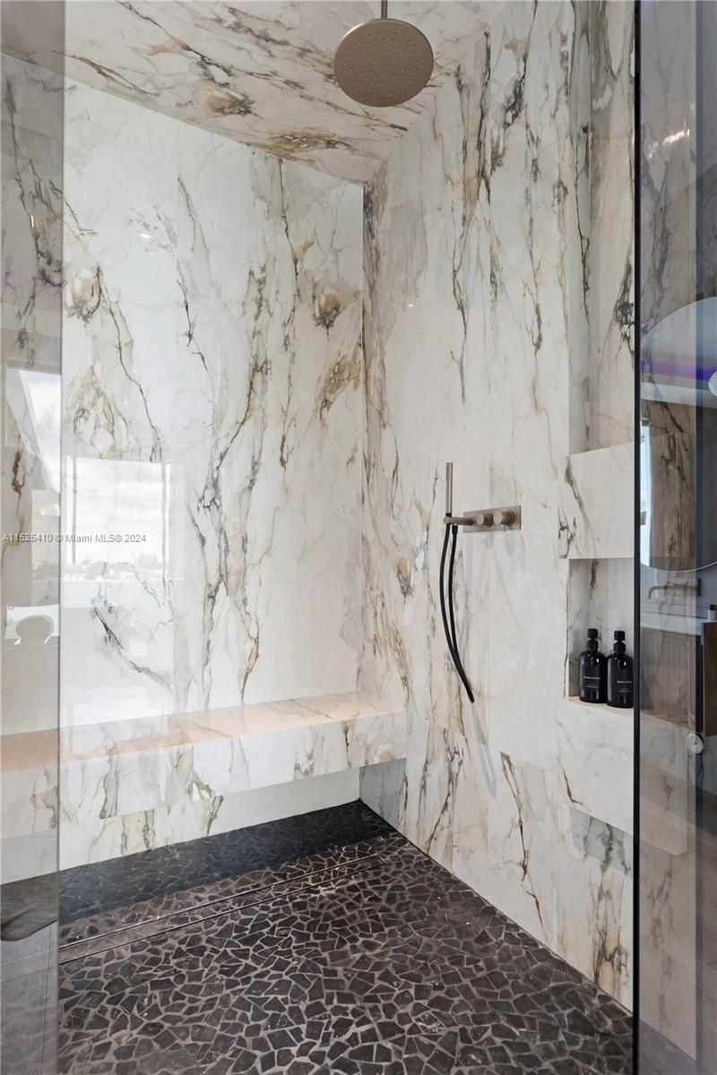 BISCAYNE POINT - Residential