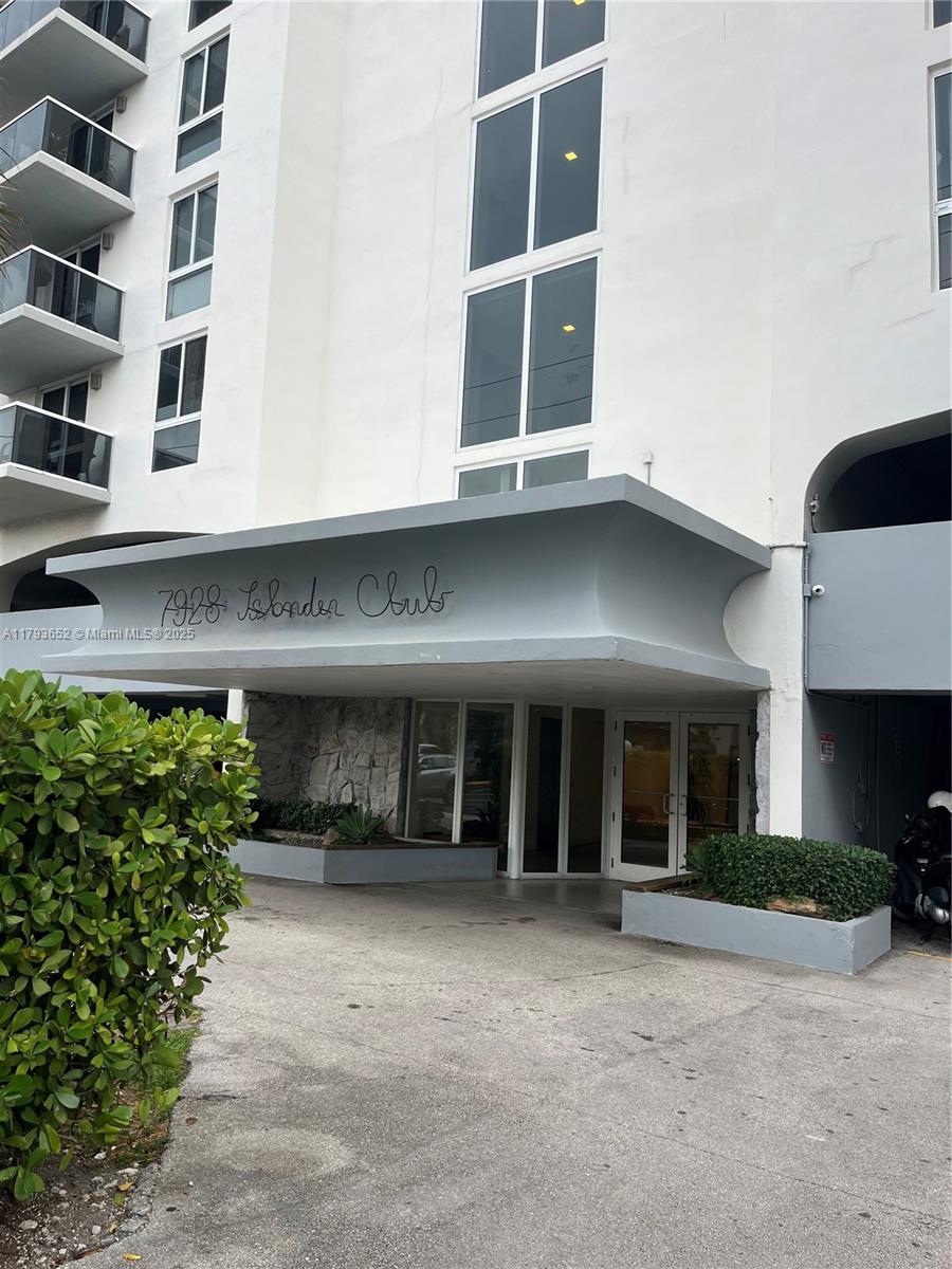 7928 West Dr 603