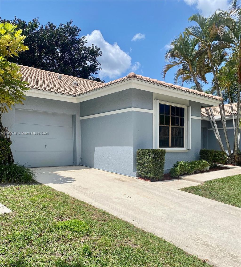 Photo of 9870 Watermill Cir #G, Boynton Beach, FL 33437 (MLS # A11782718)