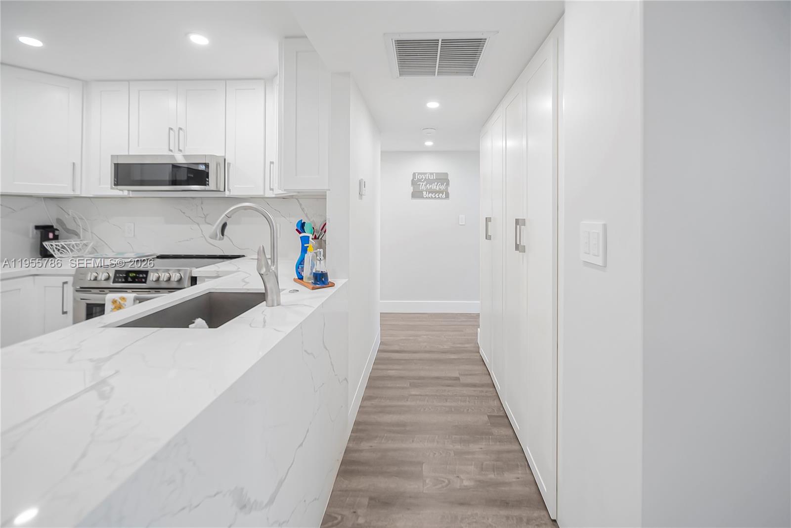 NASSAU HOUSE CONDOMINIUM - Residential