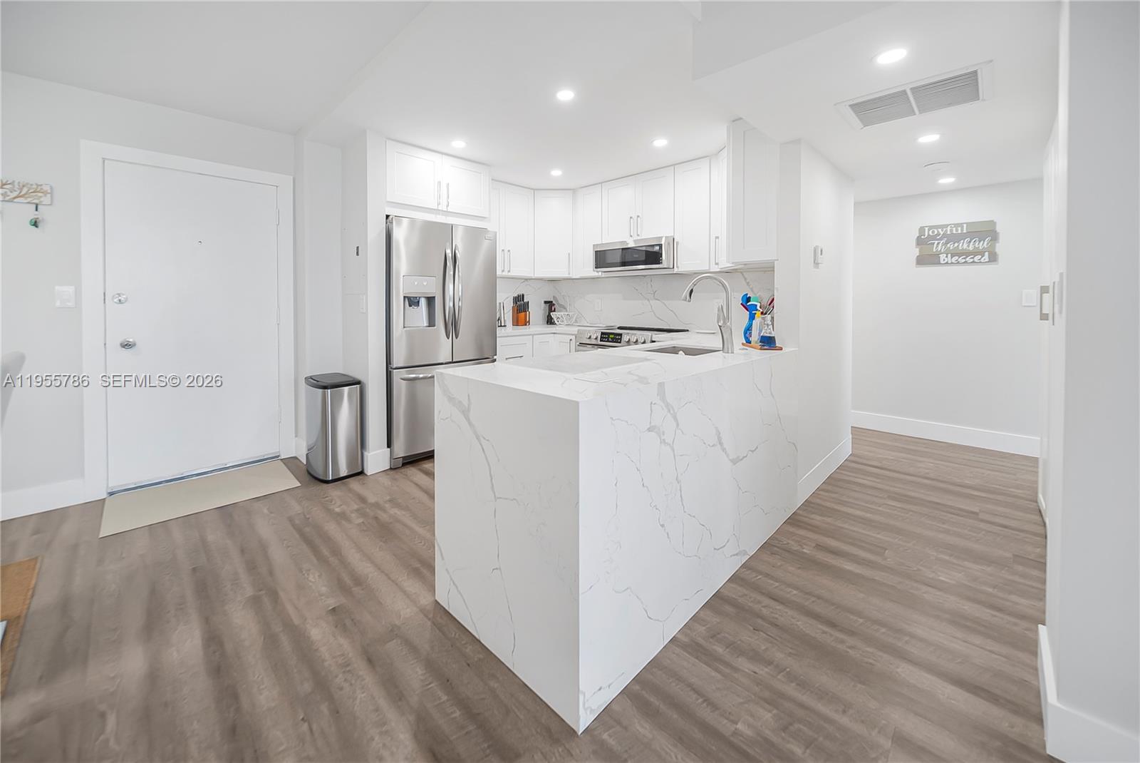 NASSAU HOUSE CONDOMINIUM - Residential