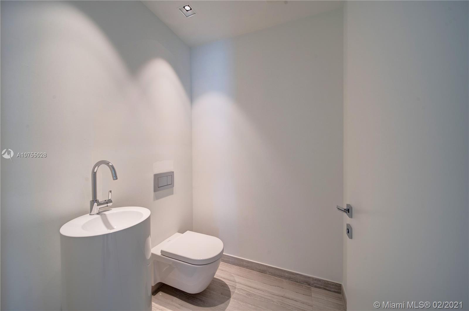 ONE THOUSAND MUSEUM CONDO - Residential