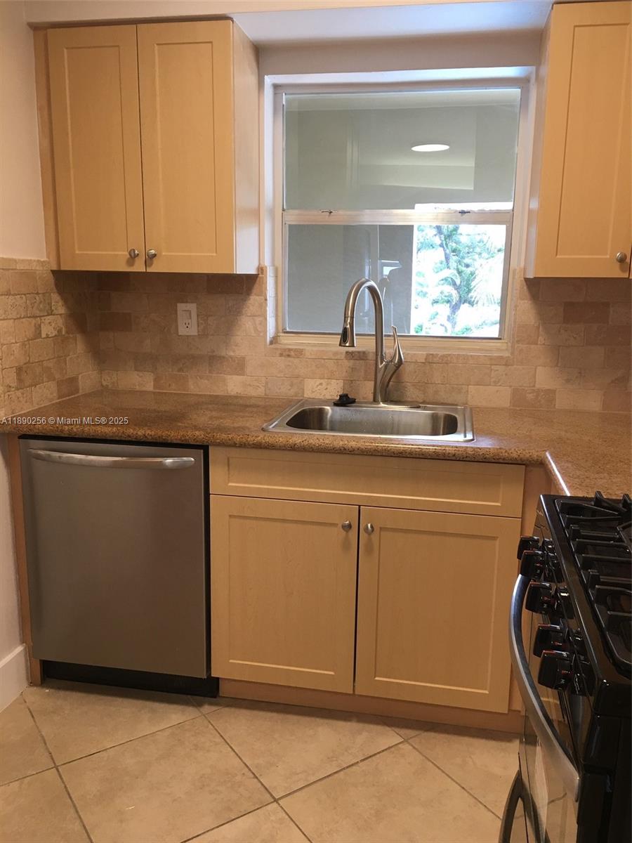 SUNRISE HARBOUR REV PL - Residential Lease