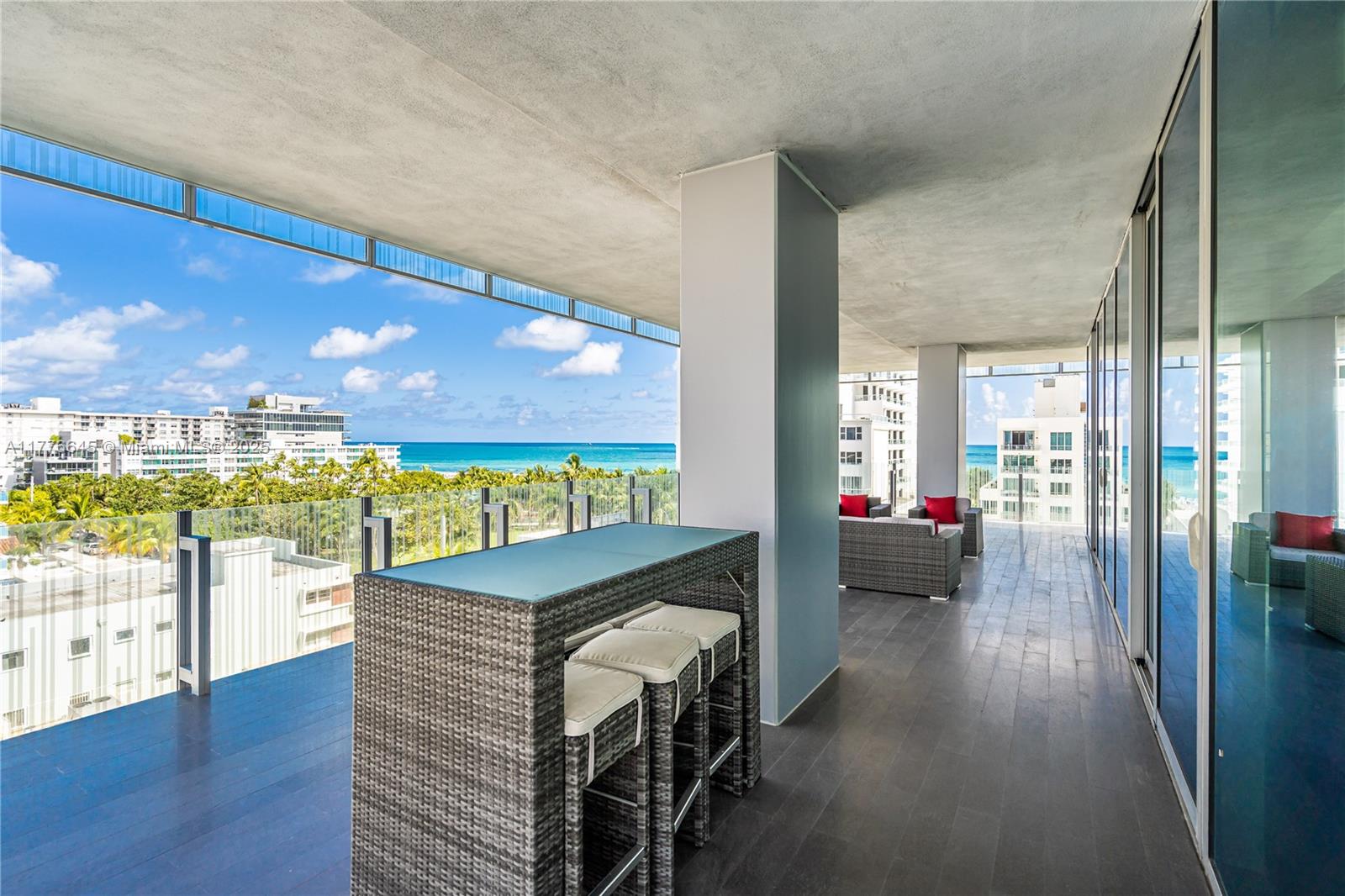 GLASS 120 CONDO - Residential