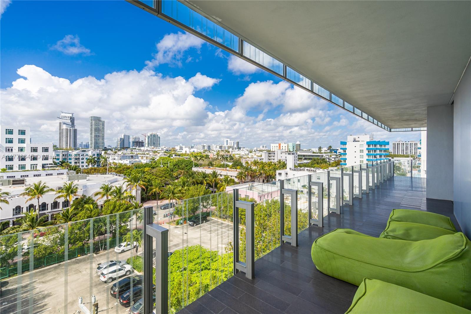 GLASS 120 CONDO - Residential