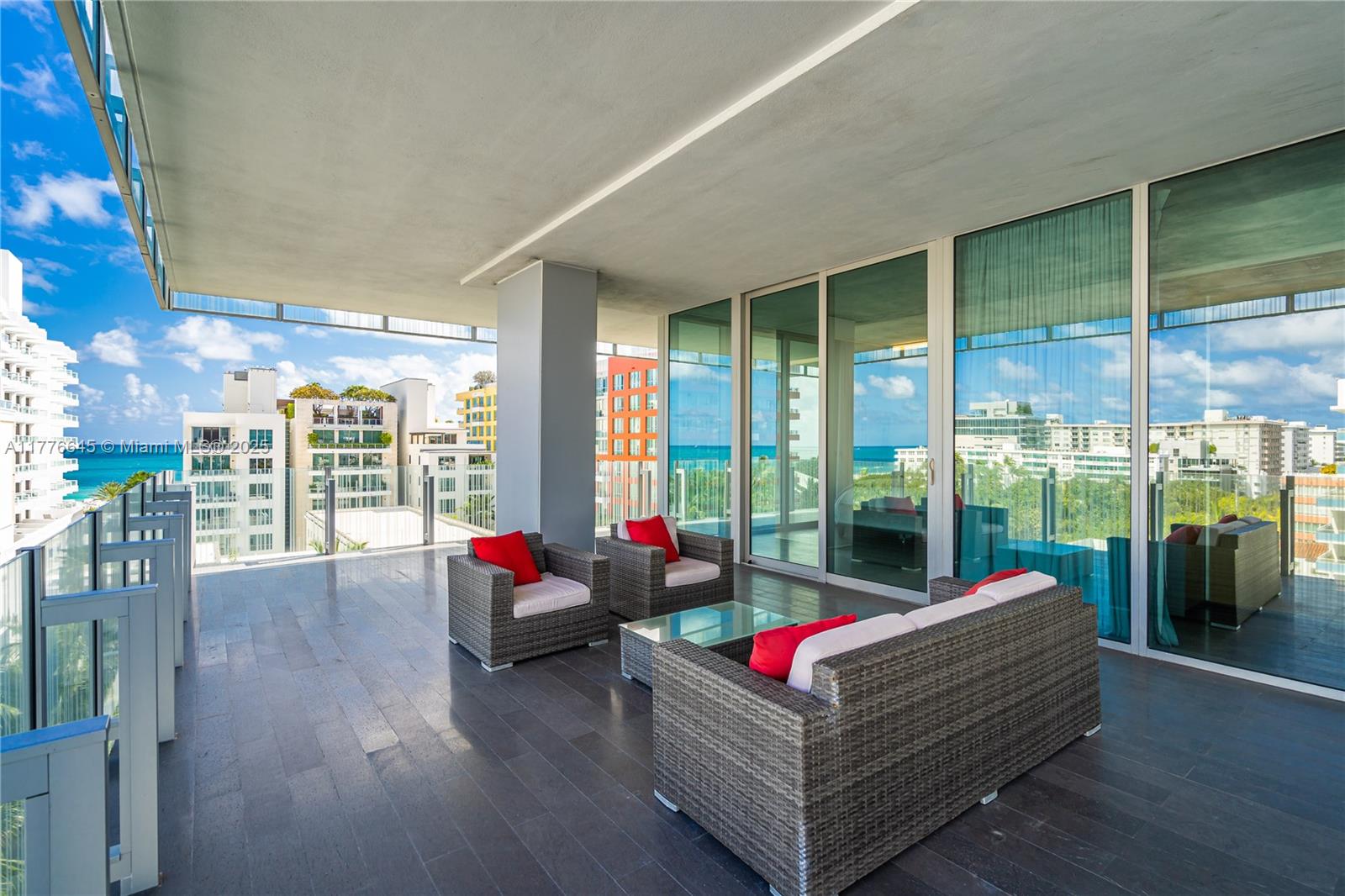 GLASS 120 CONDO - Residential