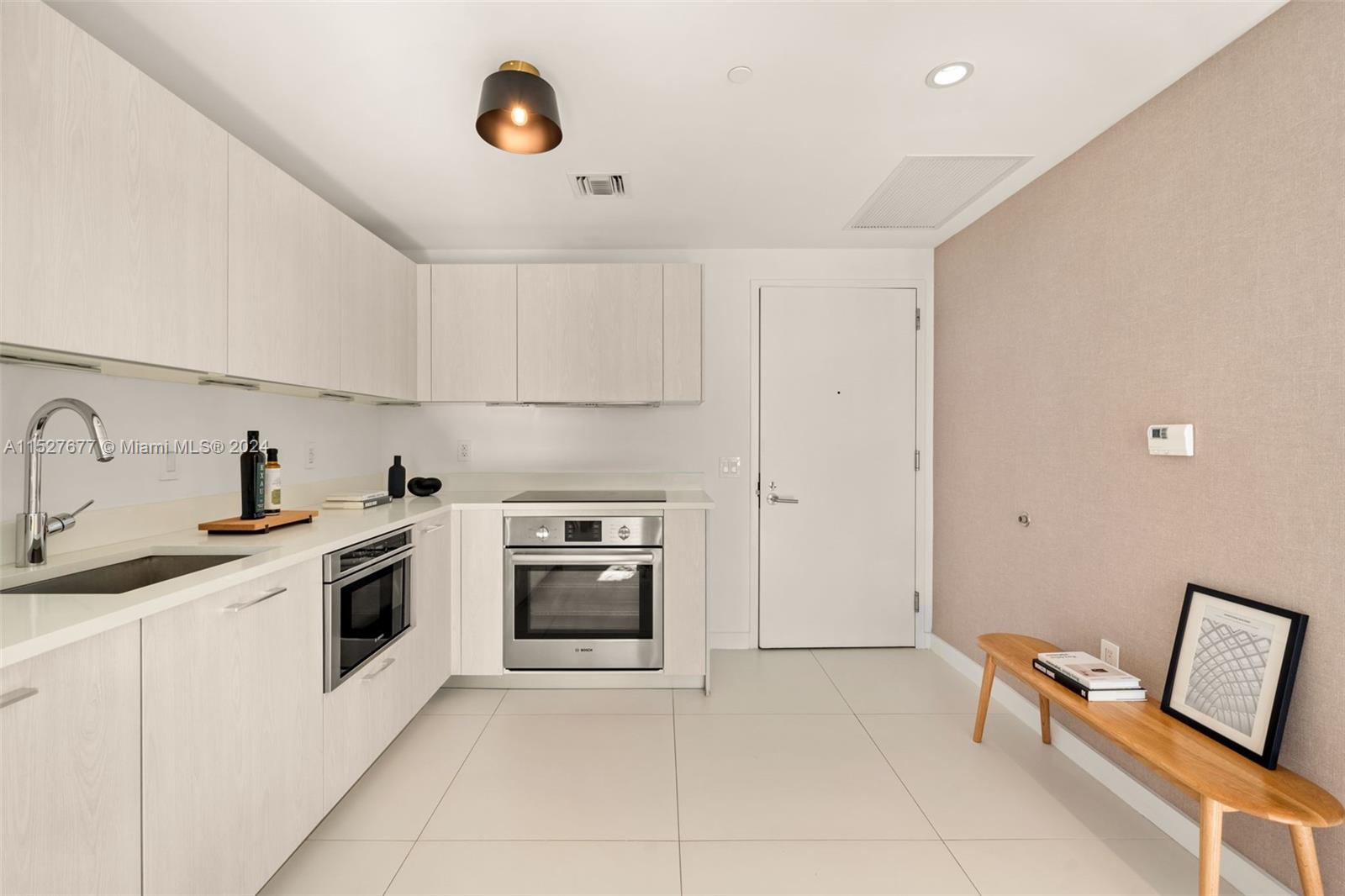 PARAISO BAYVIEWS CONDO - Residential Lease