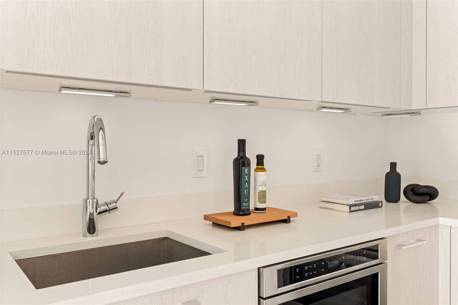 PARAISO BAYVIEWS CONDO - Residential Lease