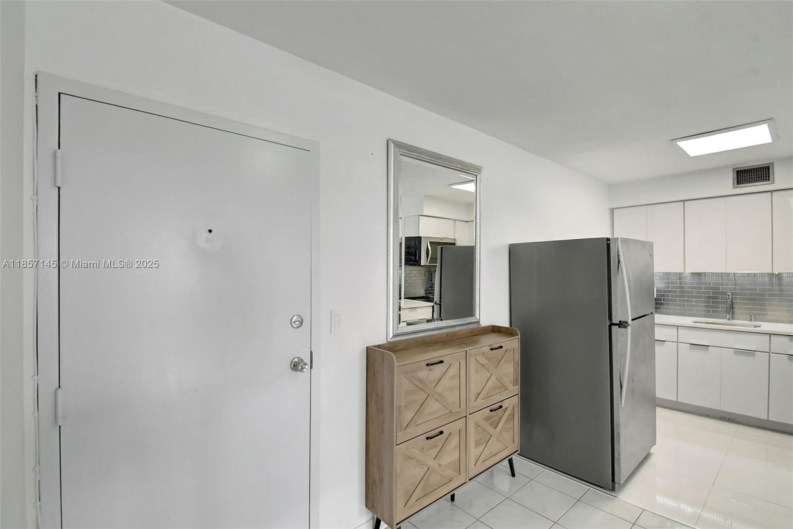 GOLDEN SAILS CONDO - Residential Lease