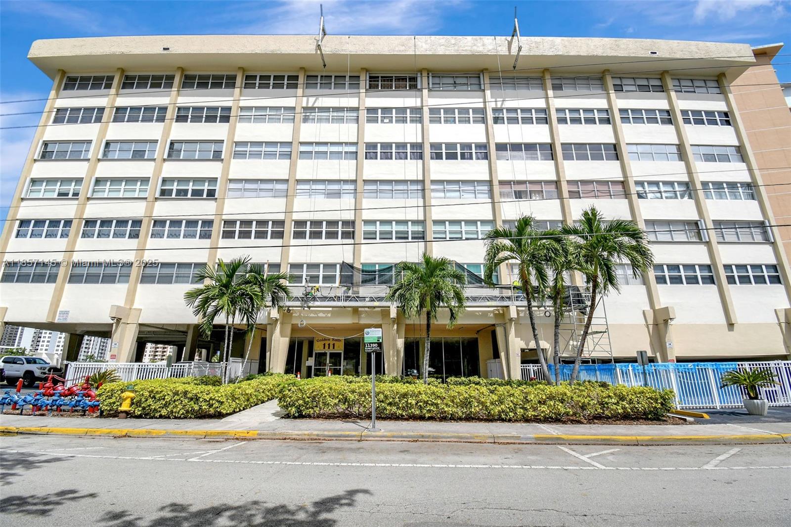 GOLDEN SAILS CONDO - Residential Lease