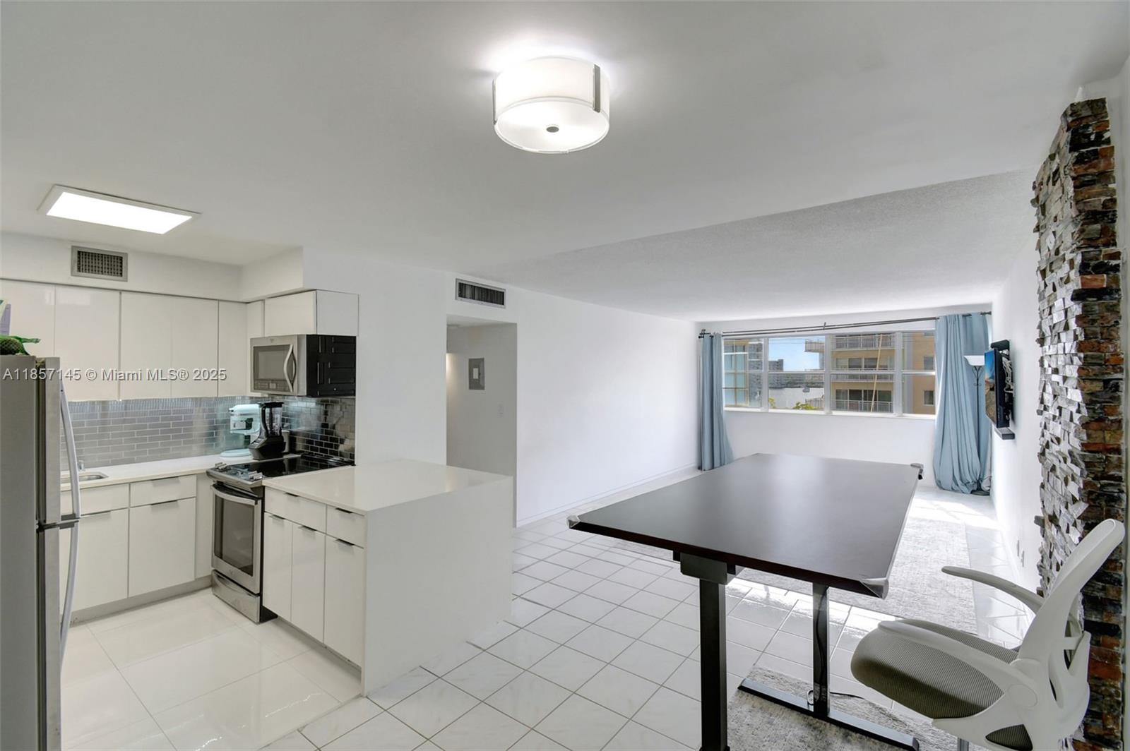 GOLDEN SAILS CONDO - Residential Lease