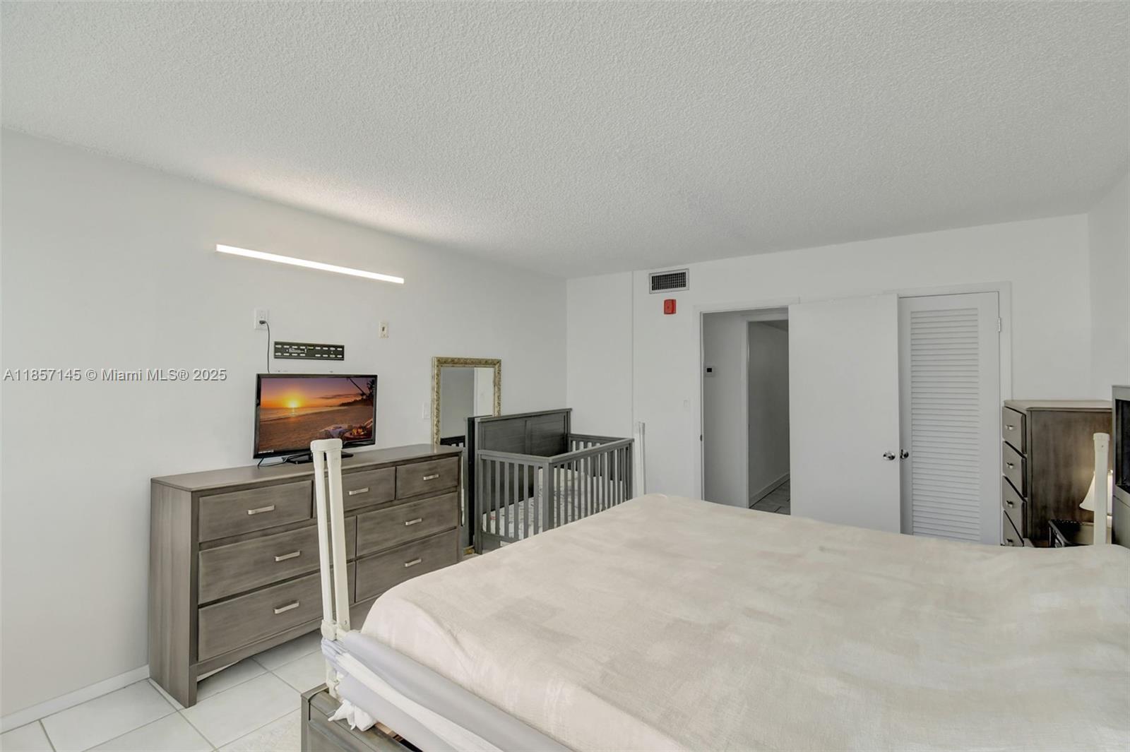 GOLDEN SAILS CONDO - Residential Lease