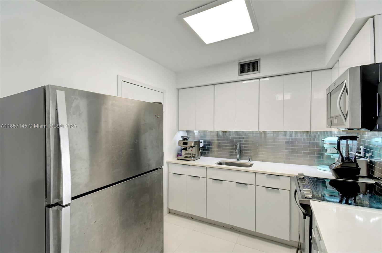 GOLDEN SAILS CONDO - Residential Lease