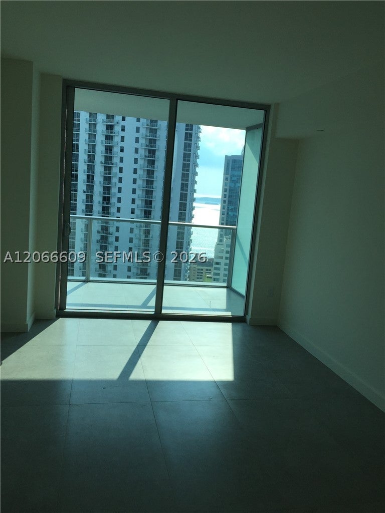 1100 S MIAMI AV 2911