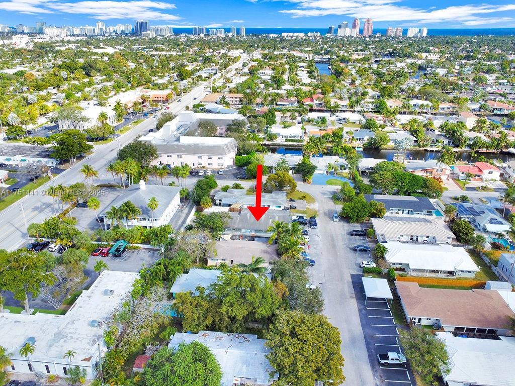 MANOR SQUARE - Residential Income