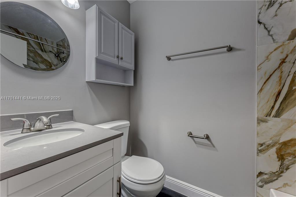 MANOR SQUARE - Residential Income