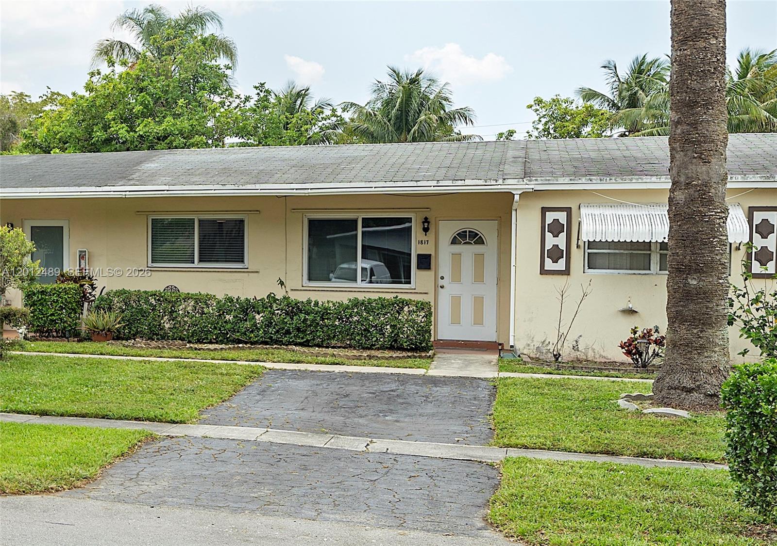 SUNRISE VILLAS CONDOMINIU - Residential Lease