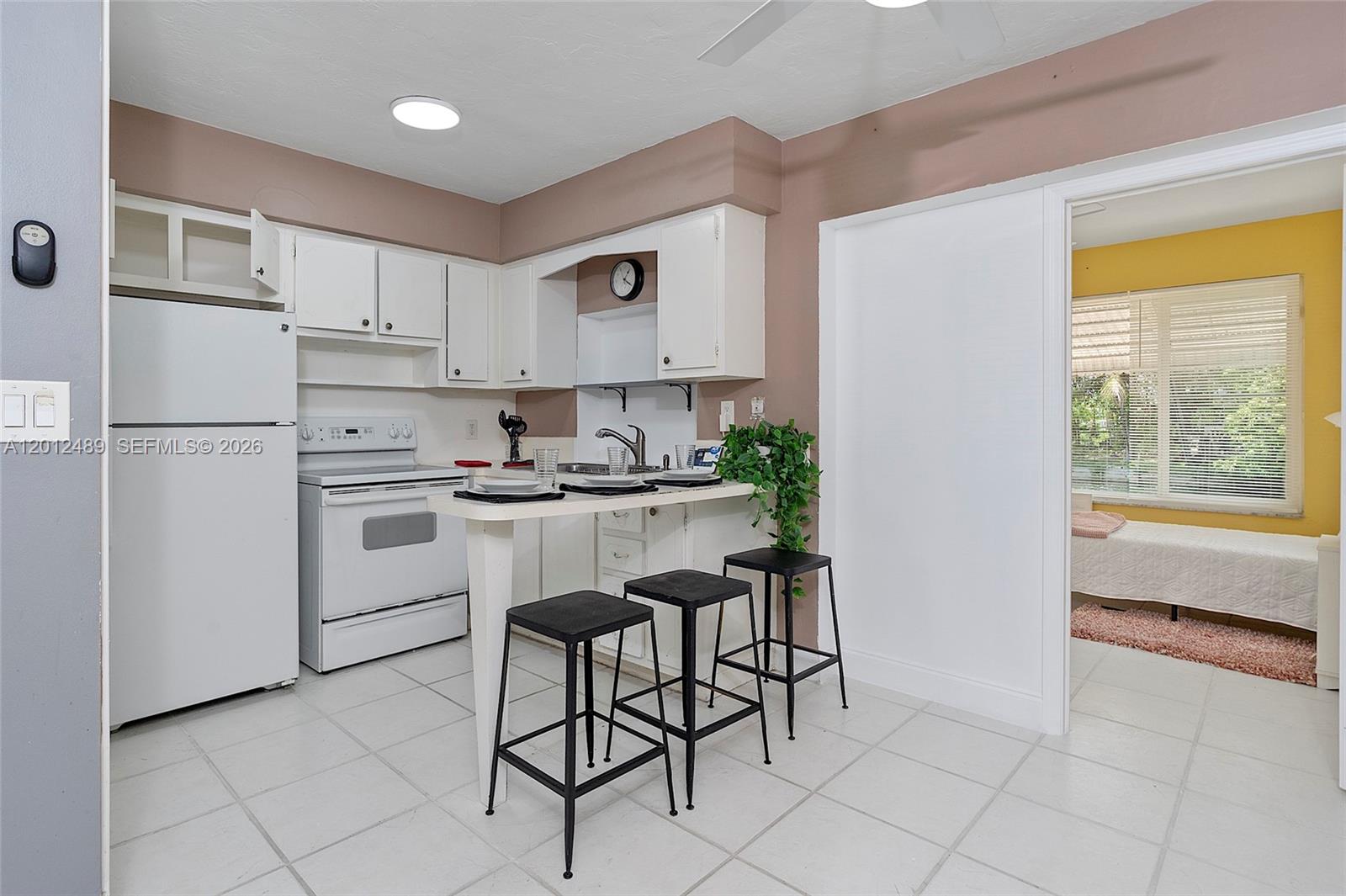 SUNRISE VILLAS CONDOMINIU - Residential Lease