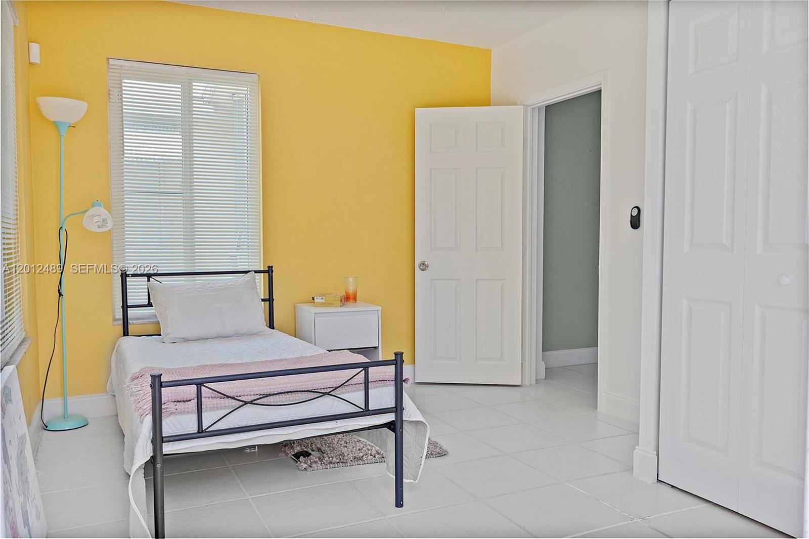 SUNRISE VILLAS CONDOMINIU - Residential Lease