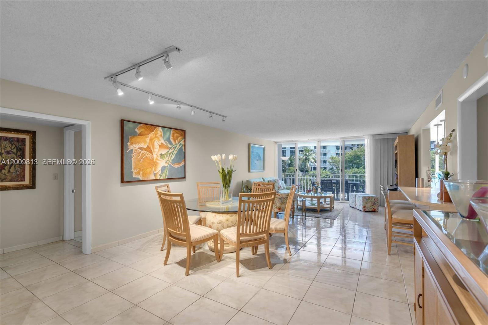 600 Grapetree Dr 4DS