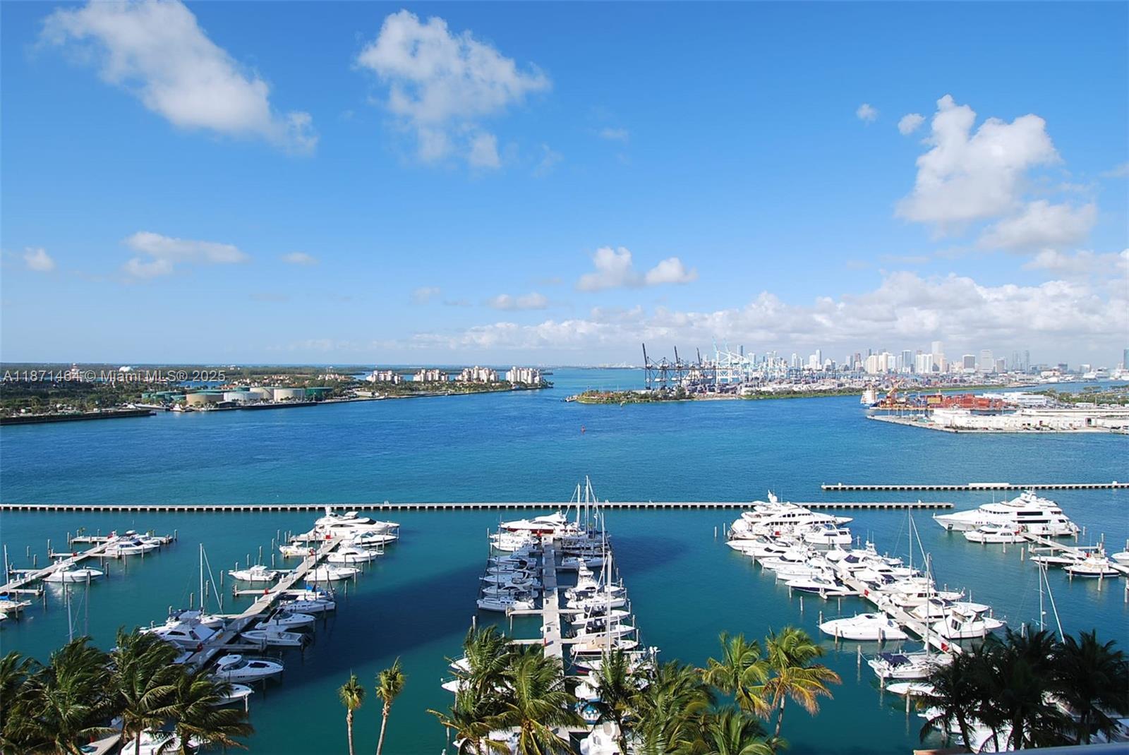 AVAILABLE ONLY FOR ANNUAL RENTAL - Beautiful 2 bedroom / 2 bathroom with unobstructed bay views. Renovated floors and bathrooms. Located South of Fifth next to the best restaurants, shops and close to the beach. Amenities: pool, tennis court, bbq area, gym, sauna.
