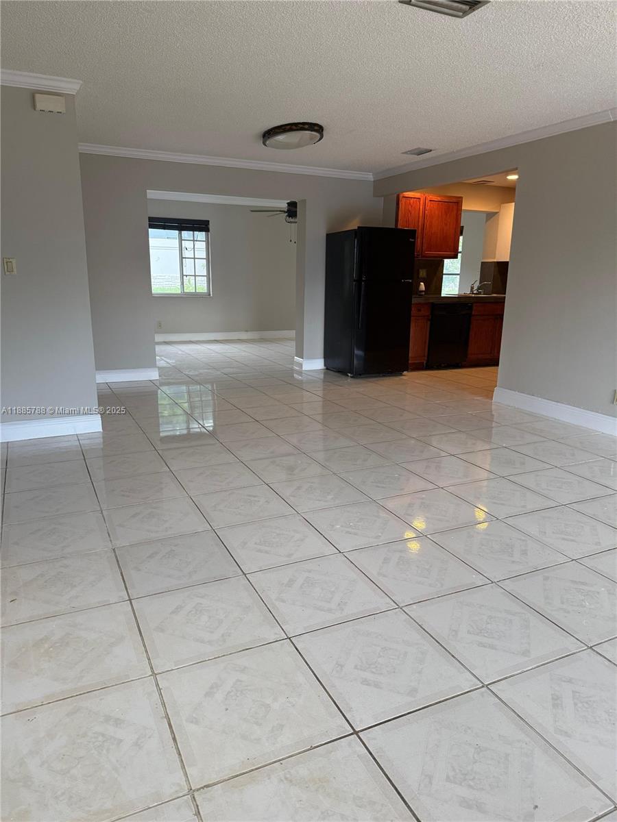 WESTWOOD COMMUNITY 4 - Residential Lease
