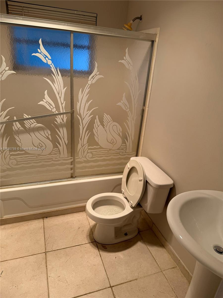 WESTWOOD COMMUNITY 4 - Residential Lease