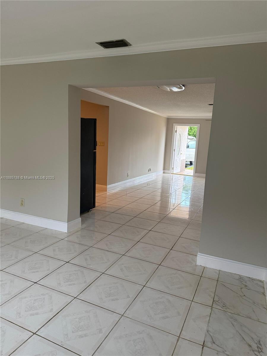 WESTWOOD COMMUNITY 4 - Residential Lease