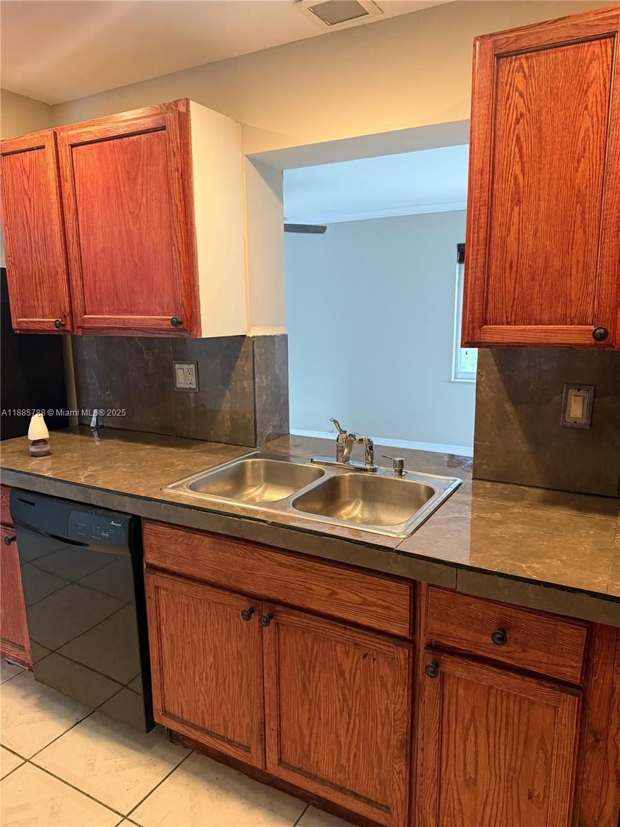 WESTWOOD COMMUNITY 4 - Residential Lease