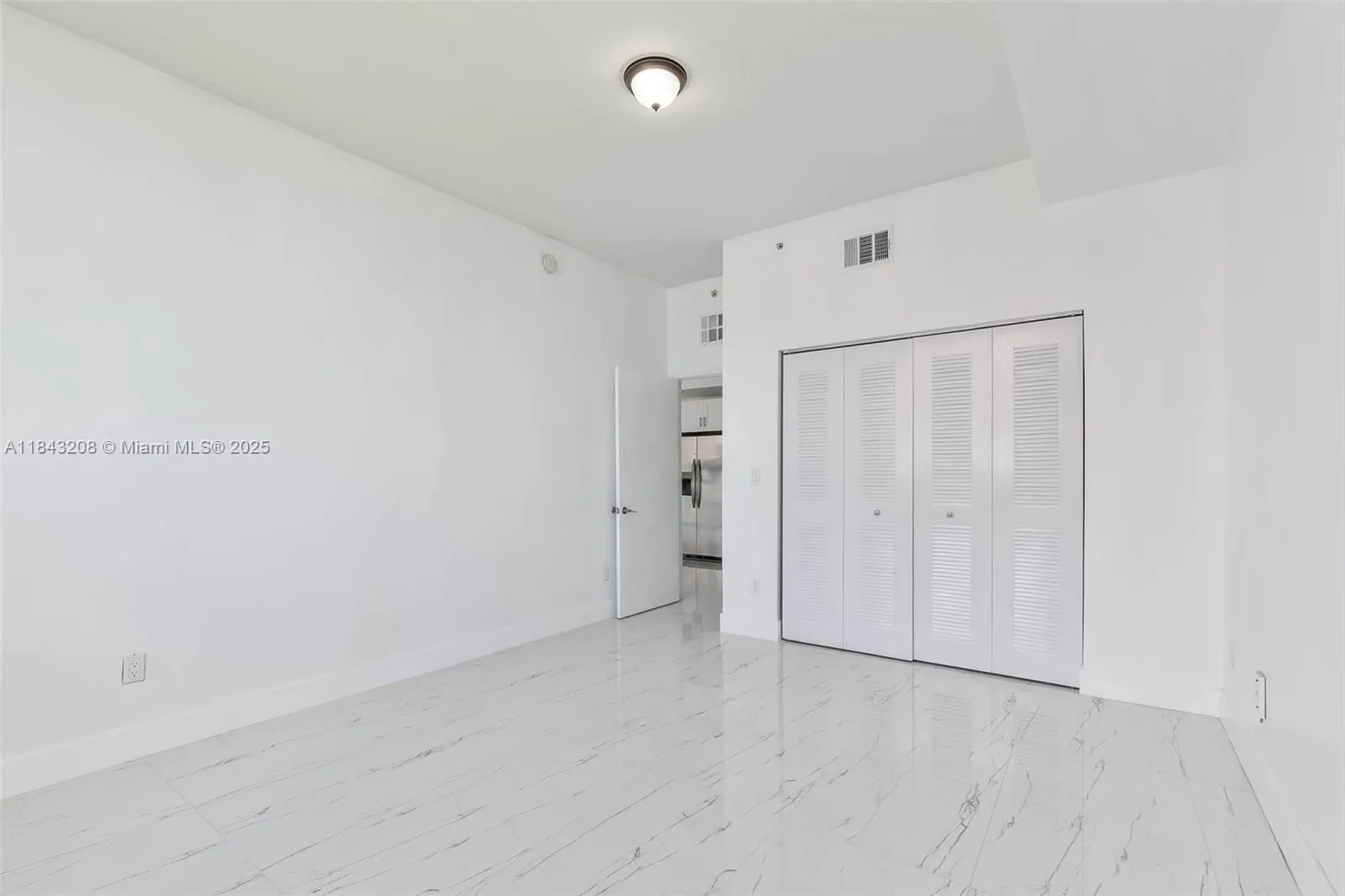 Miami, Florida 33136, United States, 1 Bedroom Bedrooms, ,1 BathroomBathrooms,Residential,Active,174037
