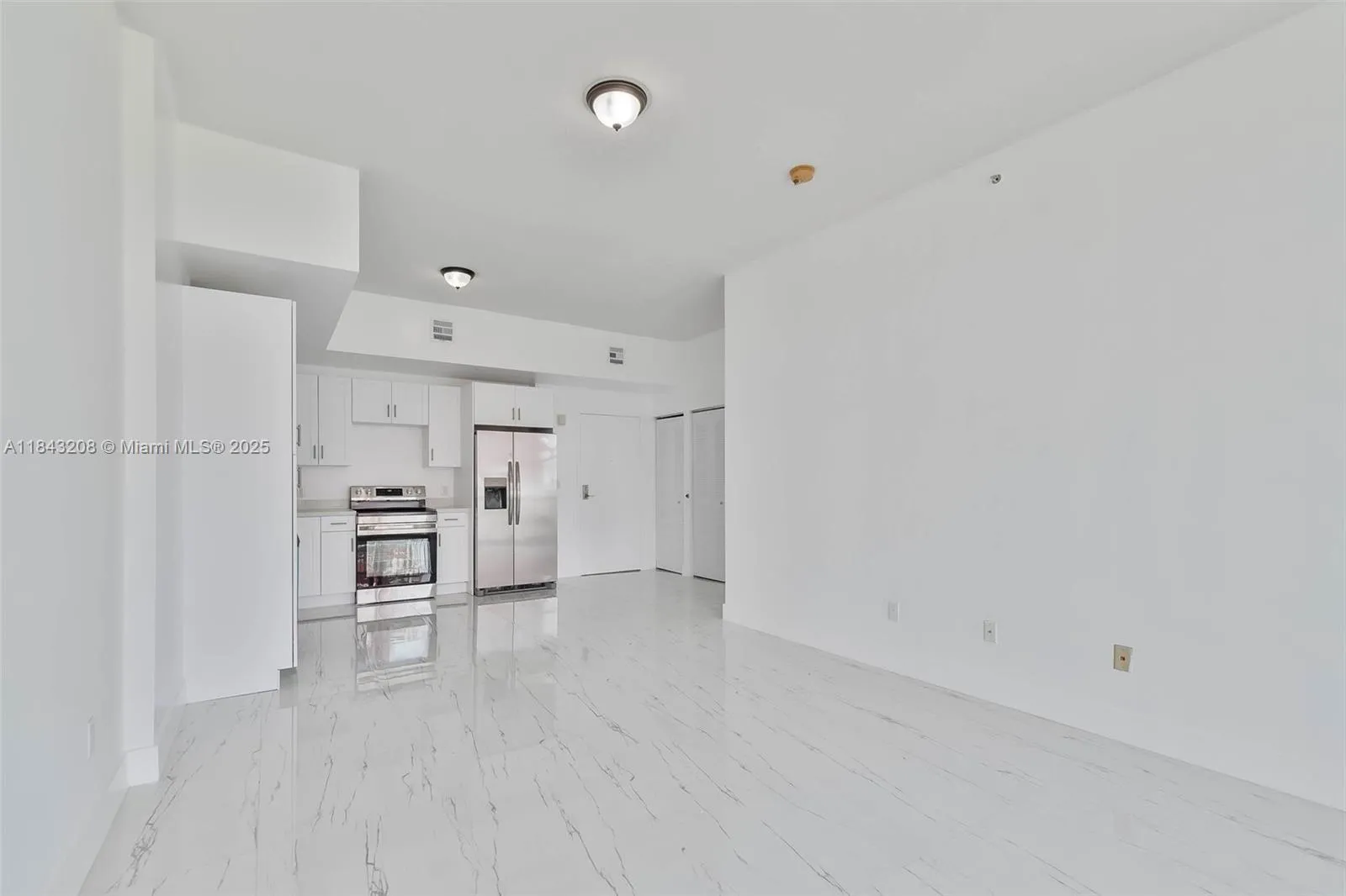 Miami, Florida 33136, United States, 1 Bedroom Bedrooms, ,1 BathroomBathrooms,Residential,Active,174037