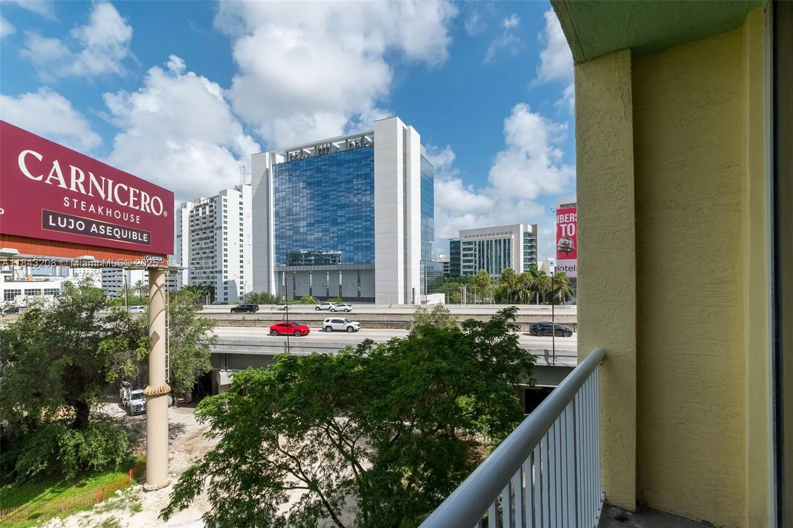 Miami, Florida 33136, United States, 1 Bedroom Bedrooms, ,1 BathroomBathrooms,Residential,Active,174037
