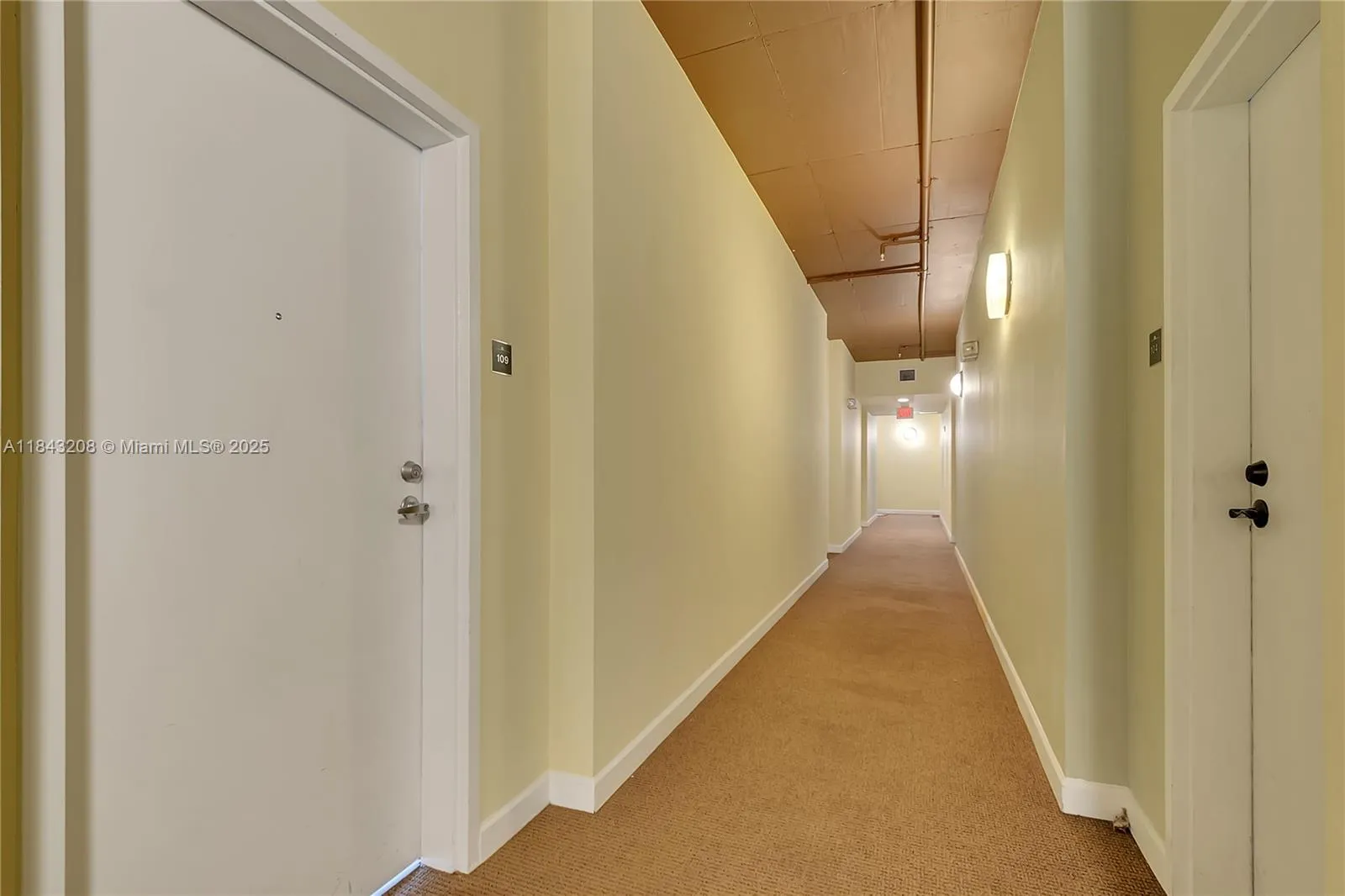 Miami, Florida 33136, United States, 1 Bedroom Bedrooms, ,1 BathroomBathrooms,Residential,Active,174037