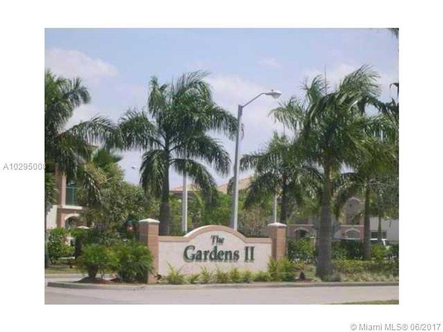This is a beautiful 2/2 in thee most sought out area of homestead close to everything and great schools. Must see!