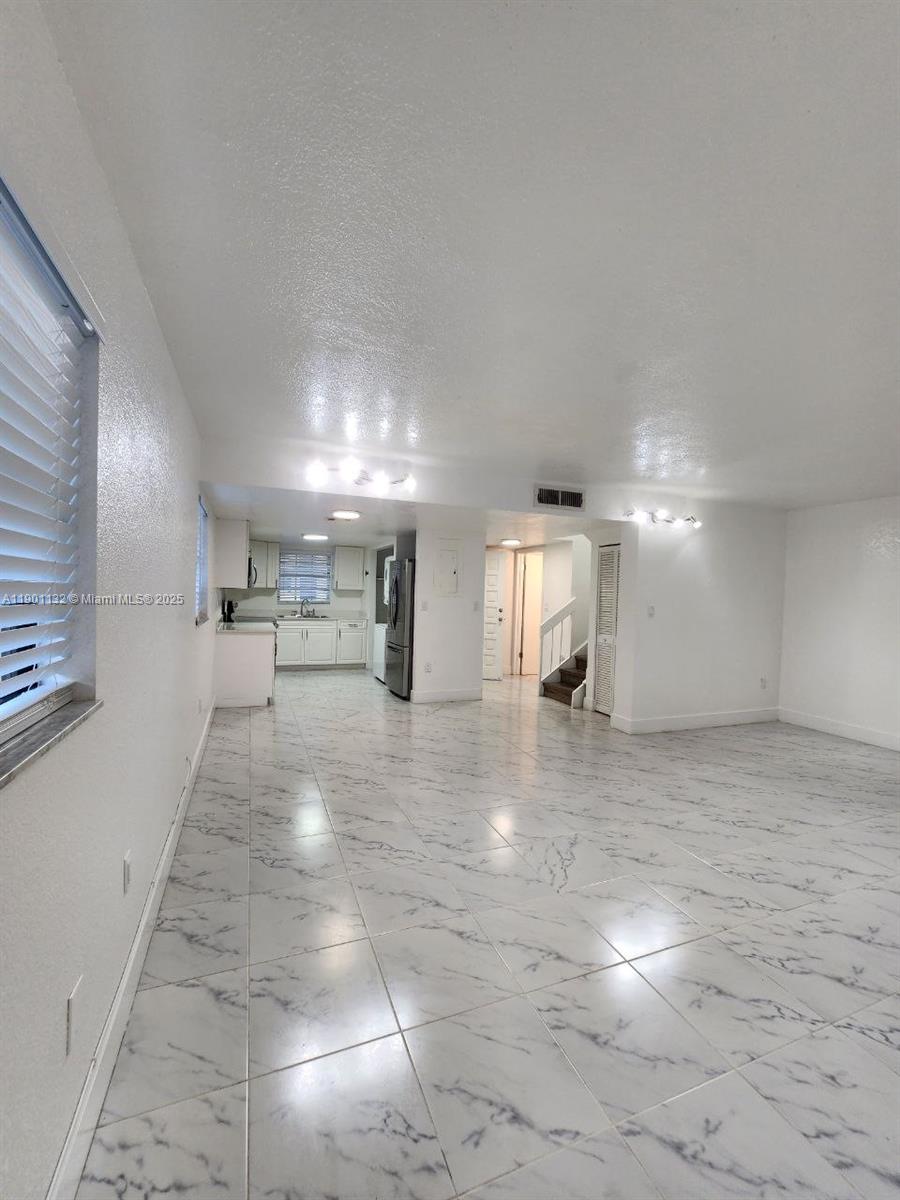 CARMEL TOWNHOMES CONDO - Residential Lease