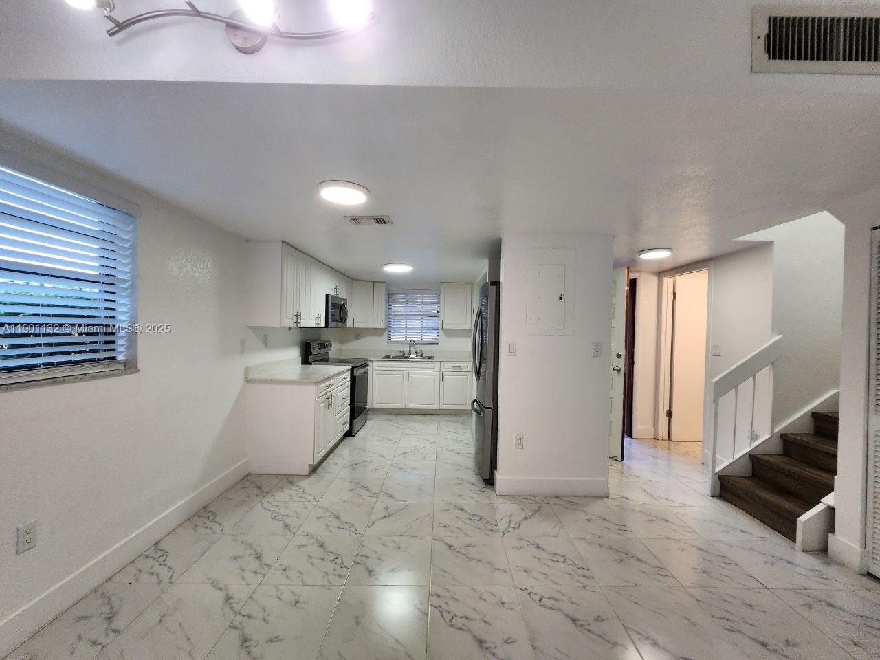 CARMEL TOWNHOMES CONDO - Residential Lease