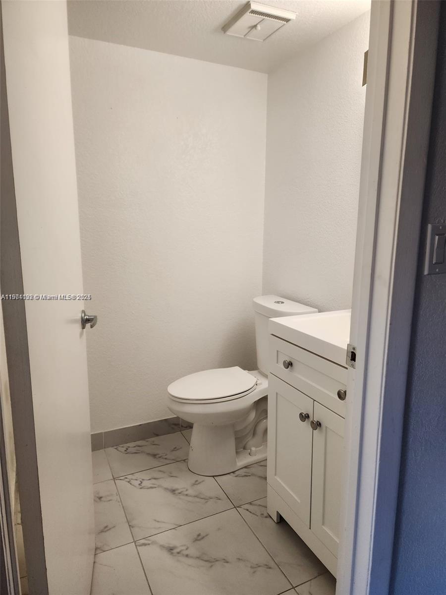 CARMEL TOWNHOMES CONDO - Residential Lease