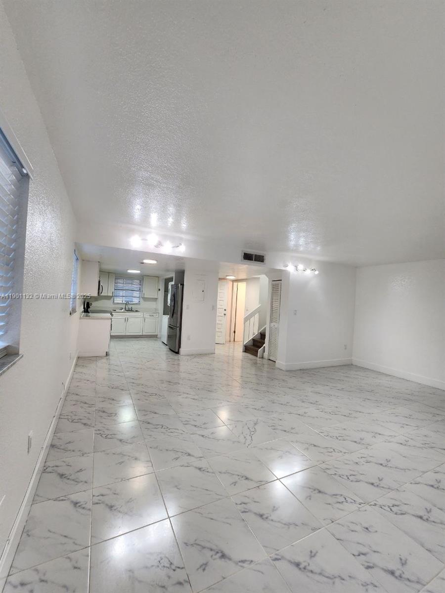 CARMEL TOWNHOMES CONDO - Residential Lease